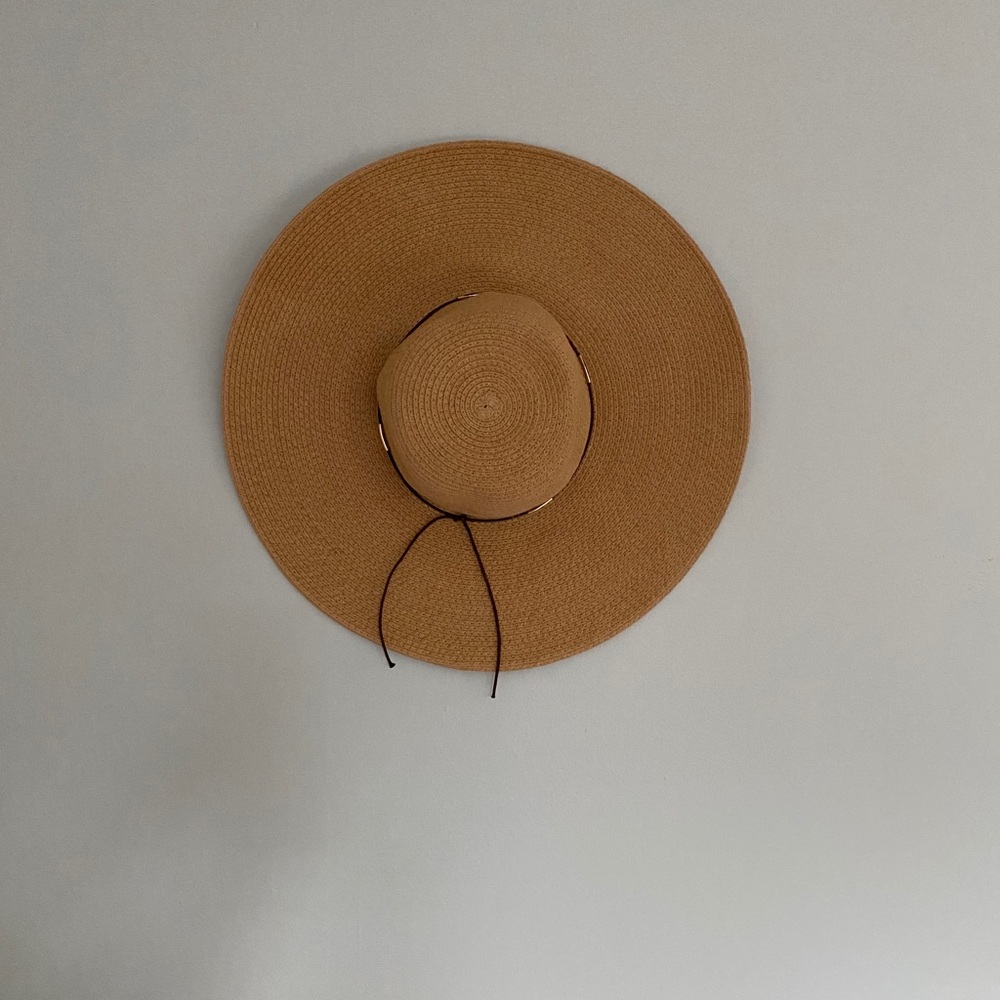 Straw Hat With Oversize Brim - Picture 6 of 6